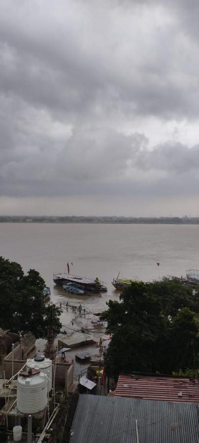 Krishna P. Guest House Varanasi Bagian luar foto
